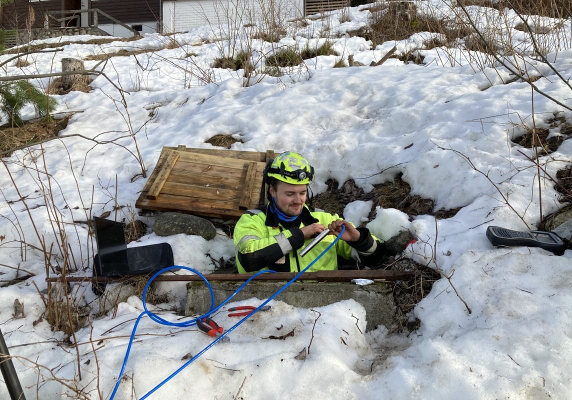 0E544DAD-1B6D-4F05-A745-BAFC6F186D82