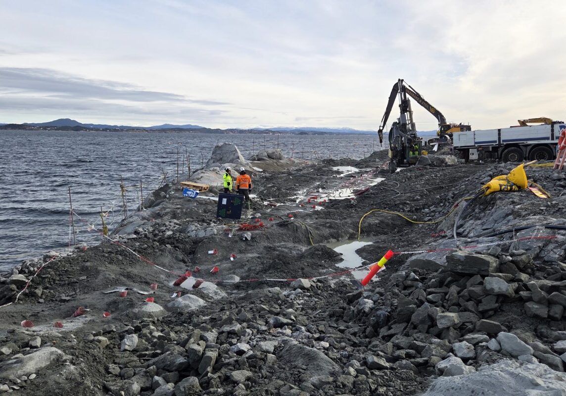 Klargjøring og instrumentering for automatisk og kontinuerlig overvåking på land og i sjø. 
