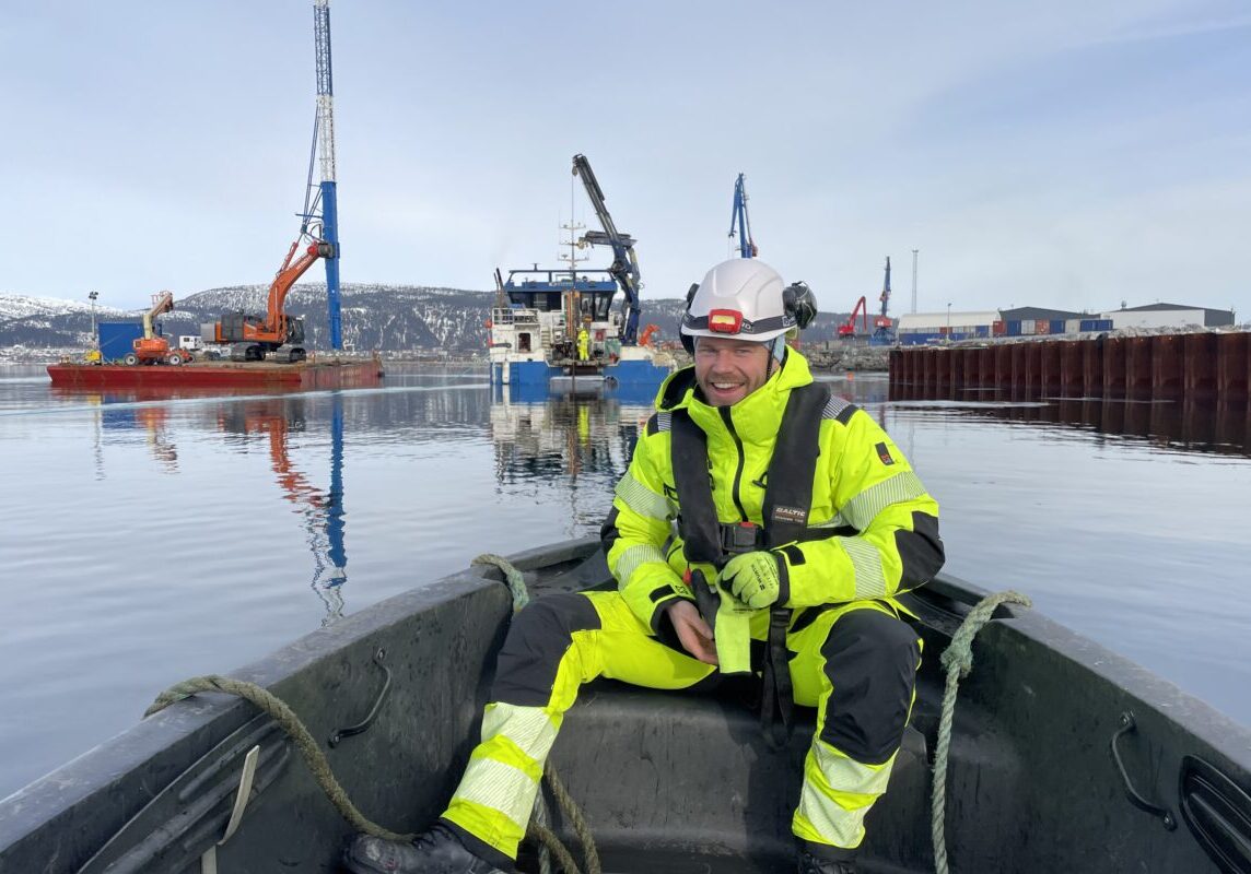 Nyansatt prosjektleder, Mathias Skaar Strand (28) på første oppdrag i mars 2025.