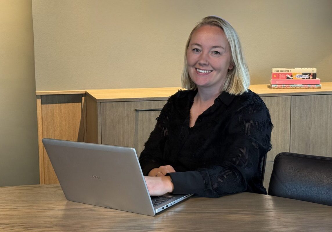 Julie Hvidsteen (32) er ny i Cautus Geo. Hun kommer fra Itera og blir sentral for å samme Cautus Geo og Scanmatic til ett felles selskap.